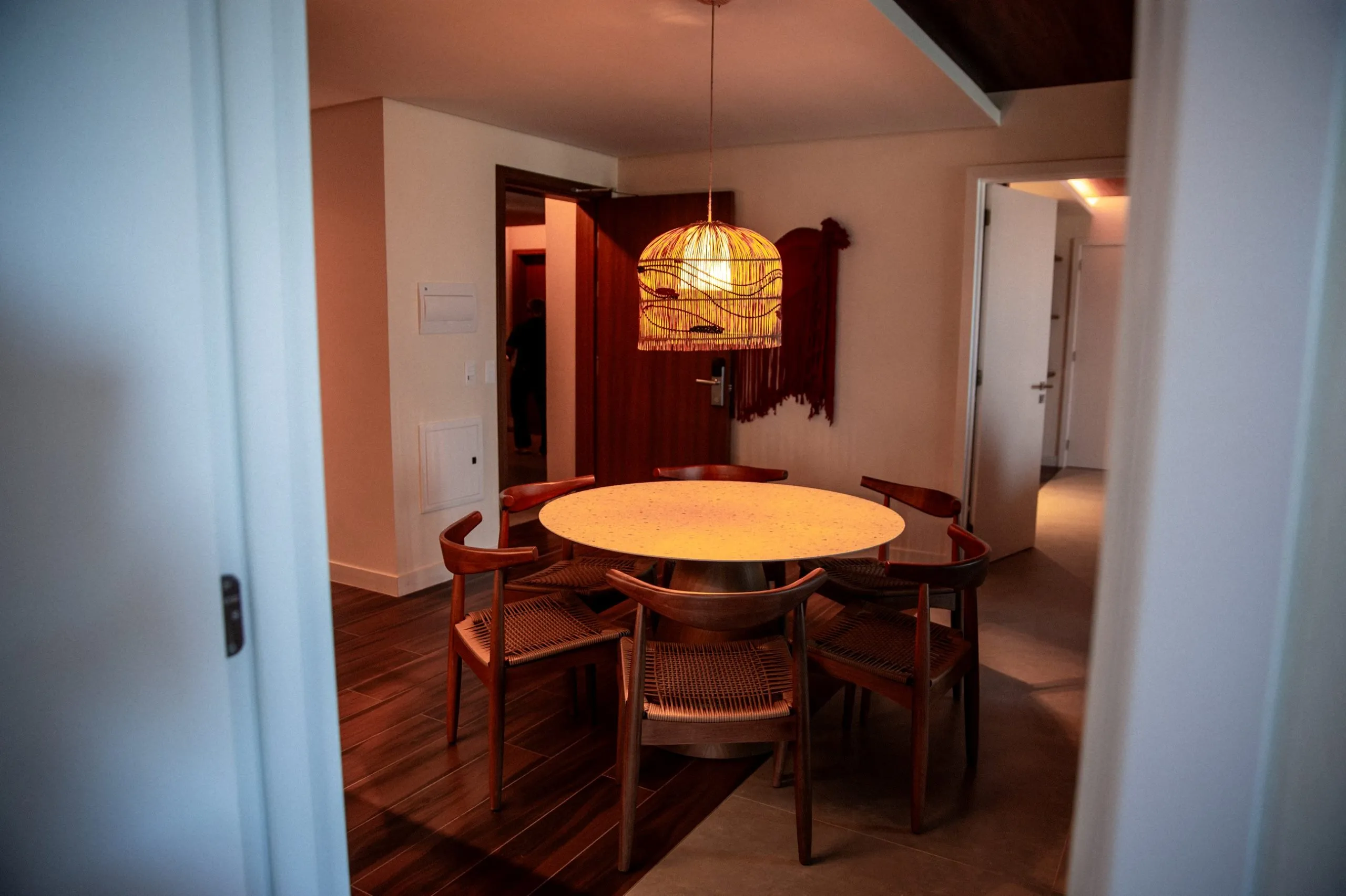 Hotel foi pensado como uma casa de praia de larga escala.