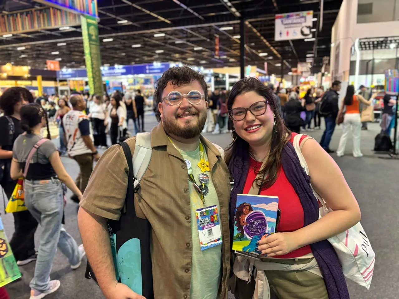 Alexandre de Almeida e Sofia Osório em atividades na última edição da Bienal do Livro de São Paulo.
