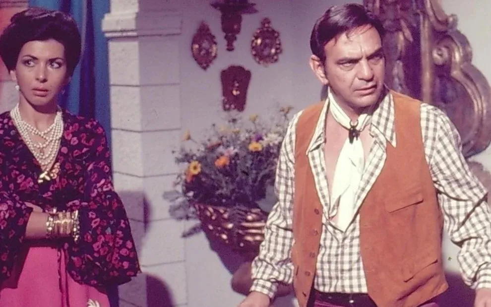 Imagem da versão de 1975 da novela 'Roque Santeiro', que foi censurada antes de estrear, com Betty Faria como Porcina e Lima Duarte como Sinhozinho Malta.