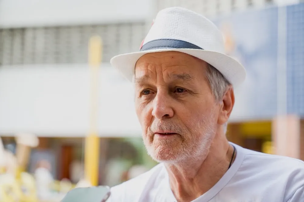 'É o dever cívico', diz Elvaldes Minete, aos 72 anos.