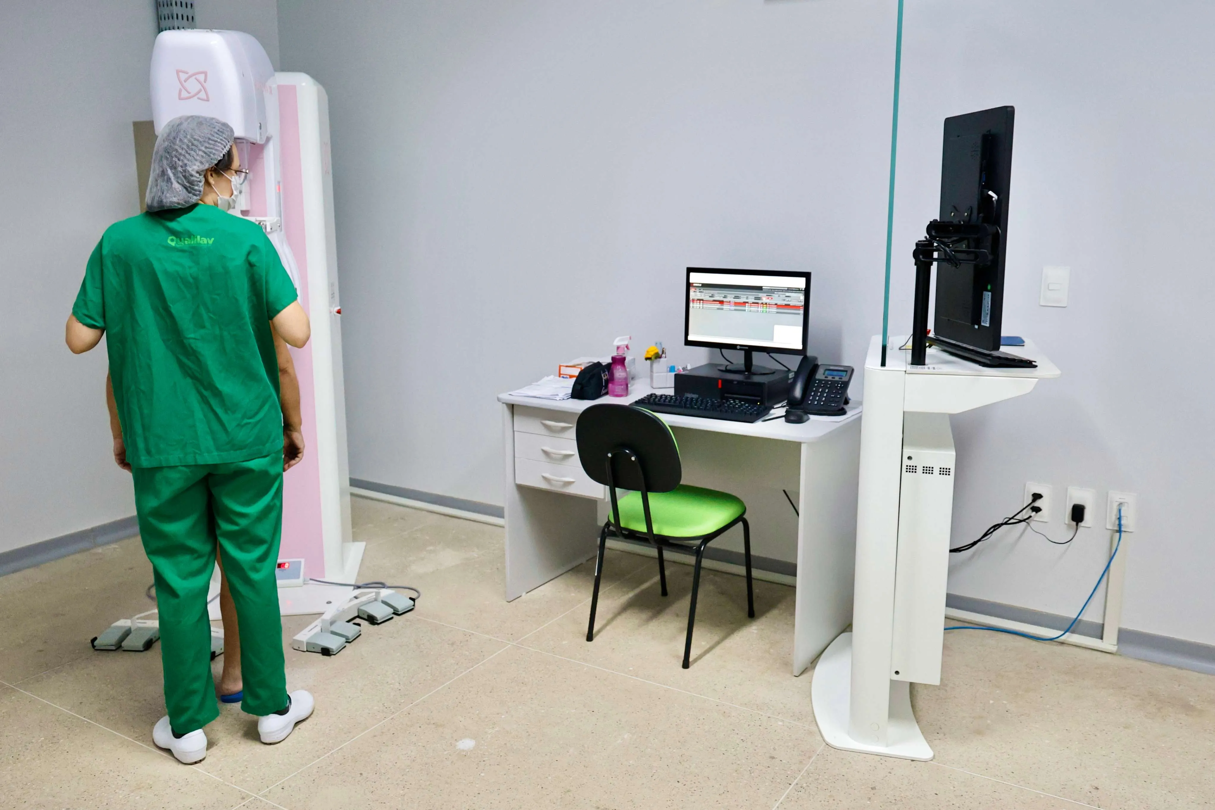 Aquisição de novos mamógrafos acompanha o treinamento de quase dois mil agentes de saúde, orientados a localizar potenciais pacientes.