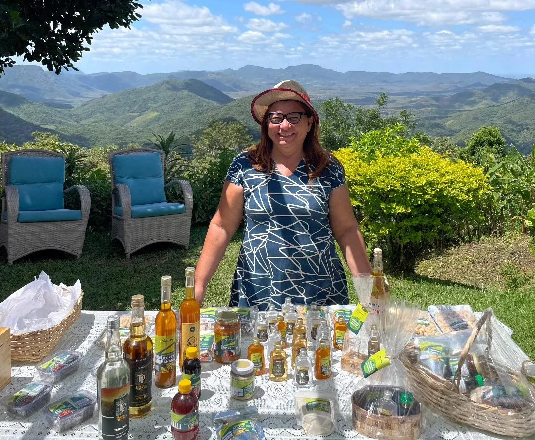 A Agroindústria Acaragri conta com 50 produtos, como doces, cachaça, mel e frutas desidratadas.