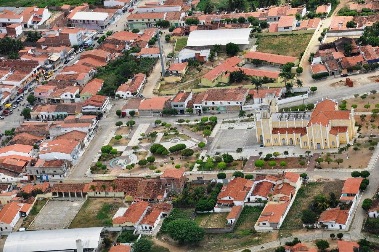 Em Madalena, uma vítima da seca e da fome é quem inspira o nome da localidade.