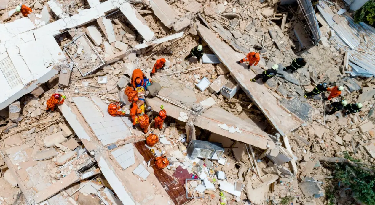Imagem da notícia Bombeiros homenageiam vítimas do Edifício Andrea em ato inter-religioso sete anos após tragédia