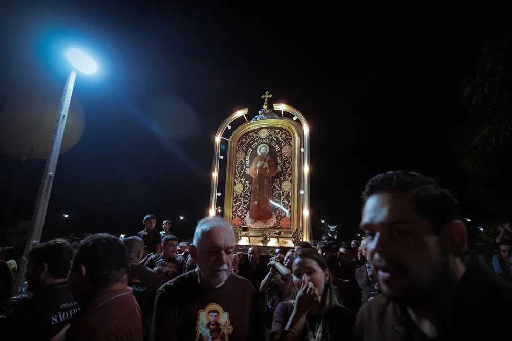 Peregrinação demonstrou a intensa devoção de fiéis.