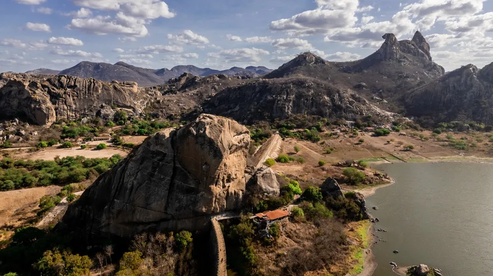 Açude do Cedro é a primeira barragem pública do Brasil.