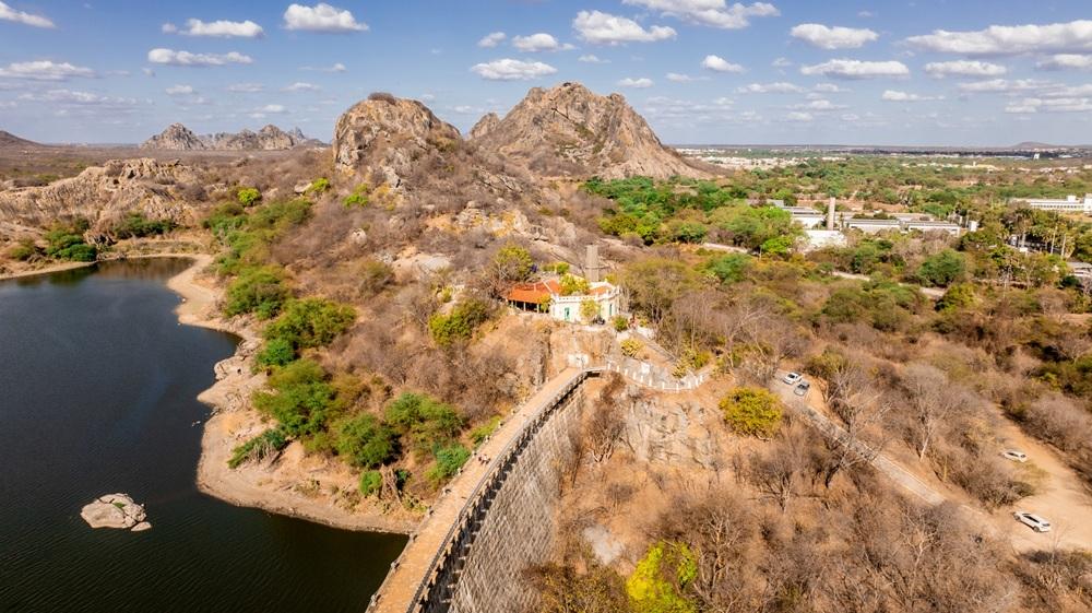 Açude do Cedro é a primeira barragem pública do Brasil.