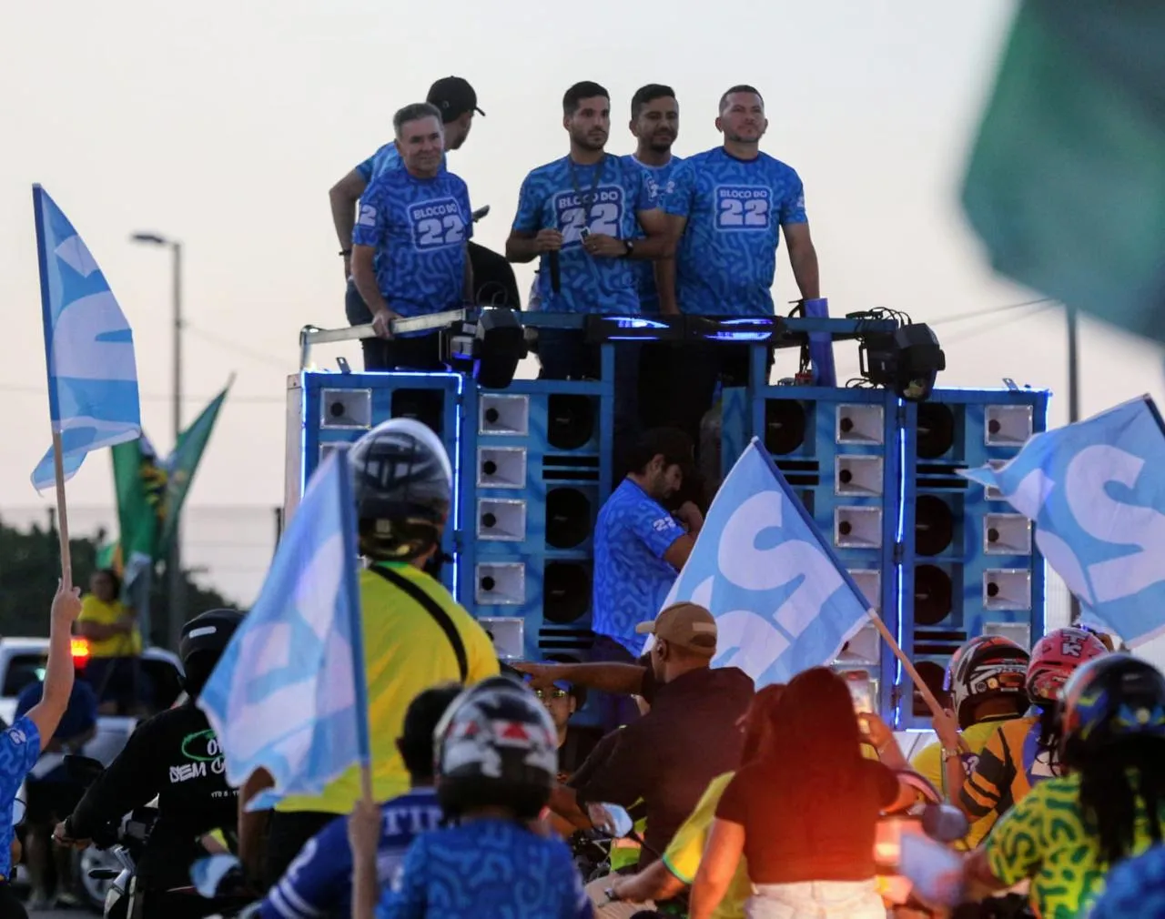 Carreata de apoio a Flávio Bolsonaro foi último ato da campanha do candidato do PL no 2º turno da disputa presidencial.
